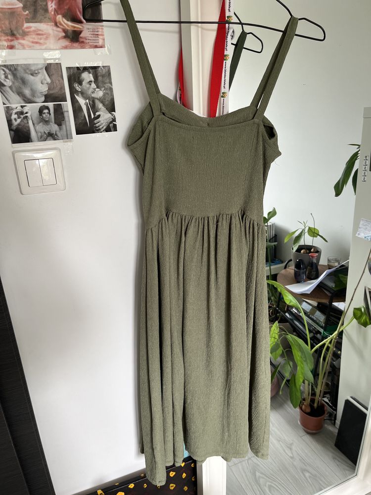 Sukienka zielona z kieszeniami Mohito Collection