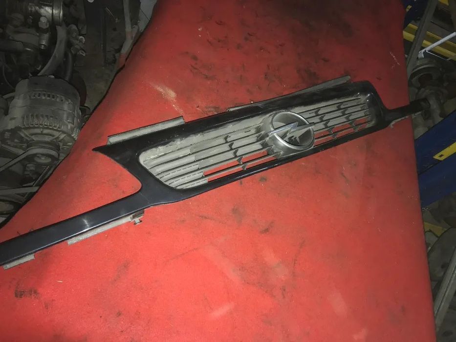 Grelha opel astra f