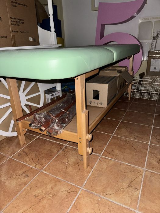 Кушетка для масажу чи салонів краси