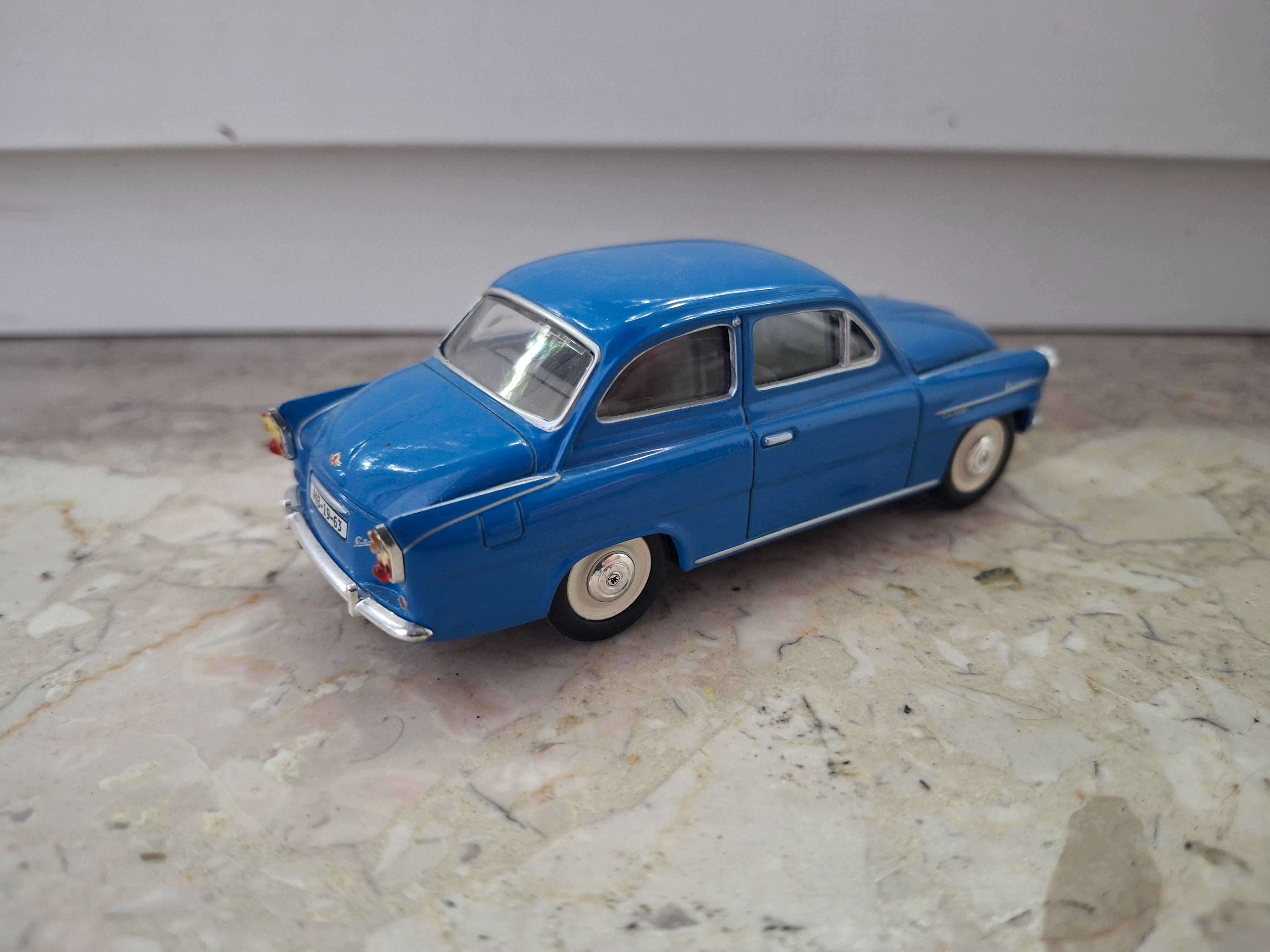 Skoda Octavia Abrex 1:43 (Auta PRL-u)