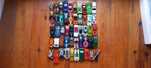 50 carrinhos Hot Wheels