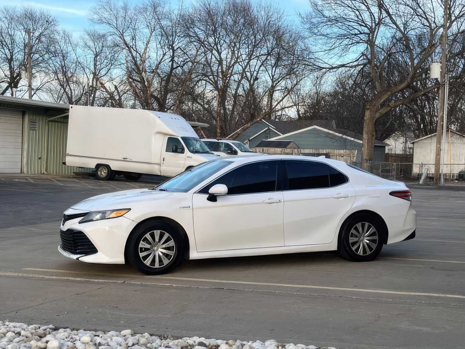 2019 Toyota Camry Hybrid LE