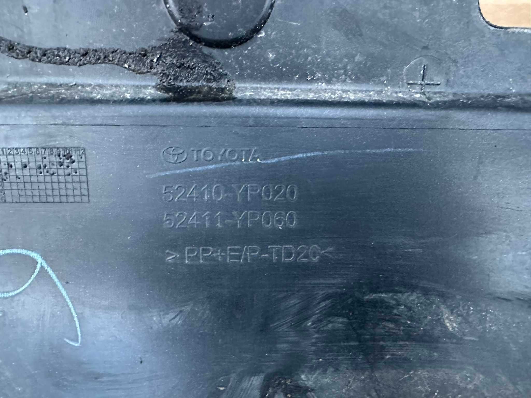 Toyota Hilux Invincible 20- spojler zderzaka hokej halogen przód