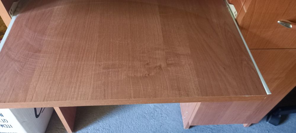 Małe biurko dla ucznia