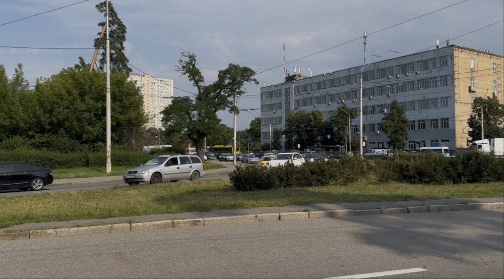 Продам участок фасад пр. Победы.