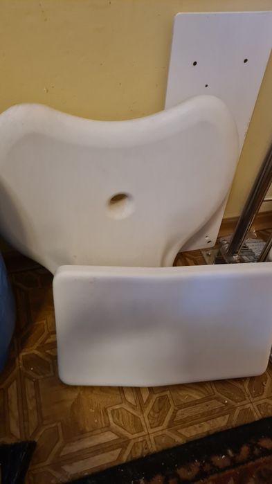 Barierki siedzisko rozkładane prysznic dla osoby niepełnosprawnej