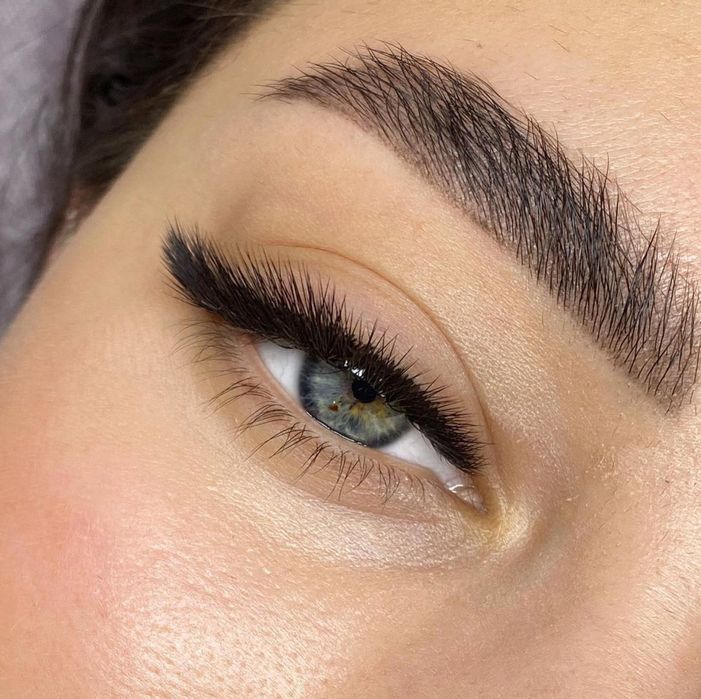 Наращивание ресниц LED