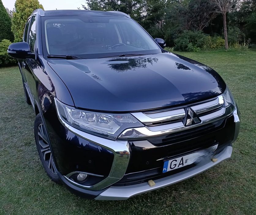 Mitsubishi Outlander Intense Plus, salon PL, automat, 4WD, 7 miejsc.  Faktura VAT 23%.