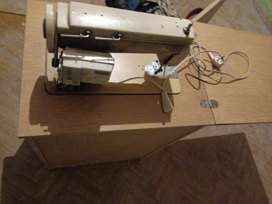 Maszyna do szycia ŁUCZNIK 432