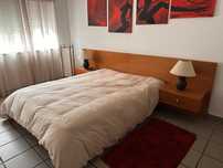 Cabeceira de Cama em Madeira com Mesas de Cabeceira Integradas – 3m