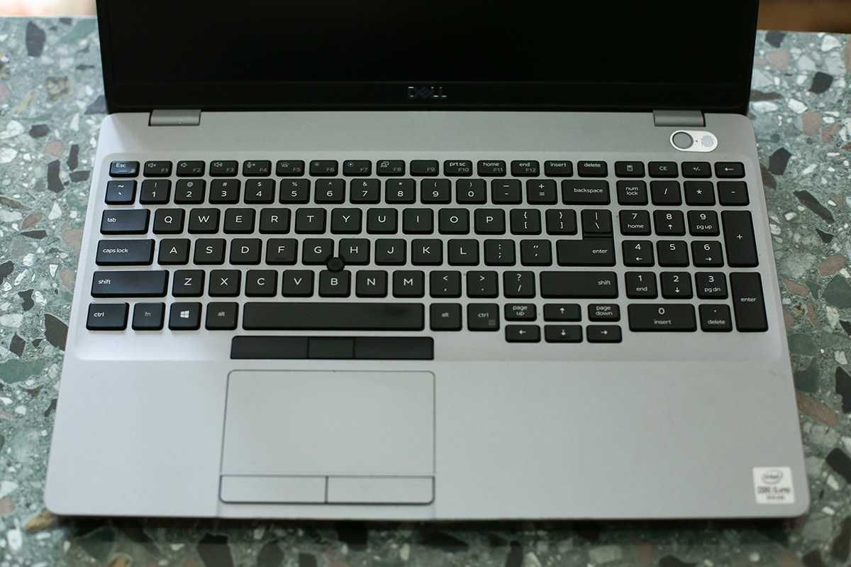 Ігровий Dell 5511 15.6" i5-10400H/16Gb/256GB/MX250/FHD IPS