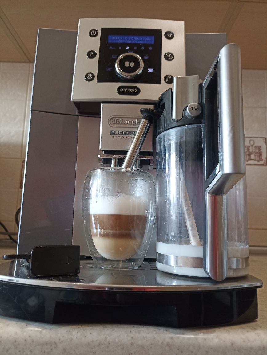 Кавомашина Delonghi perfecta