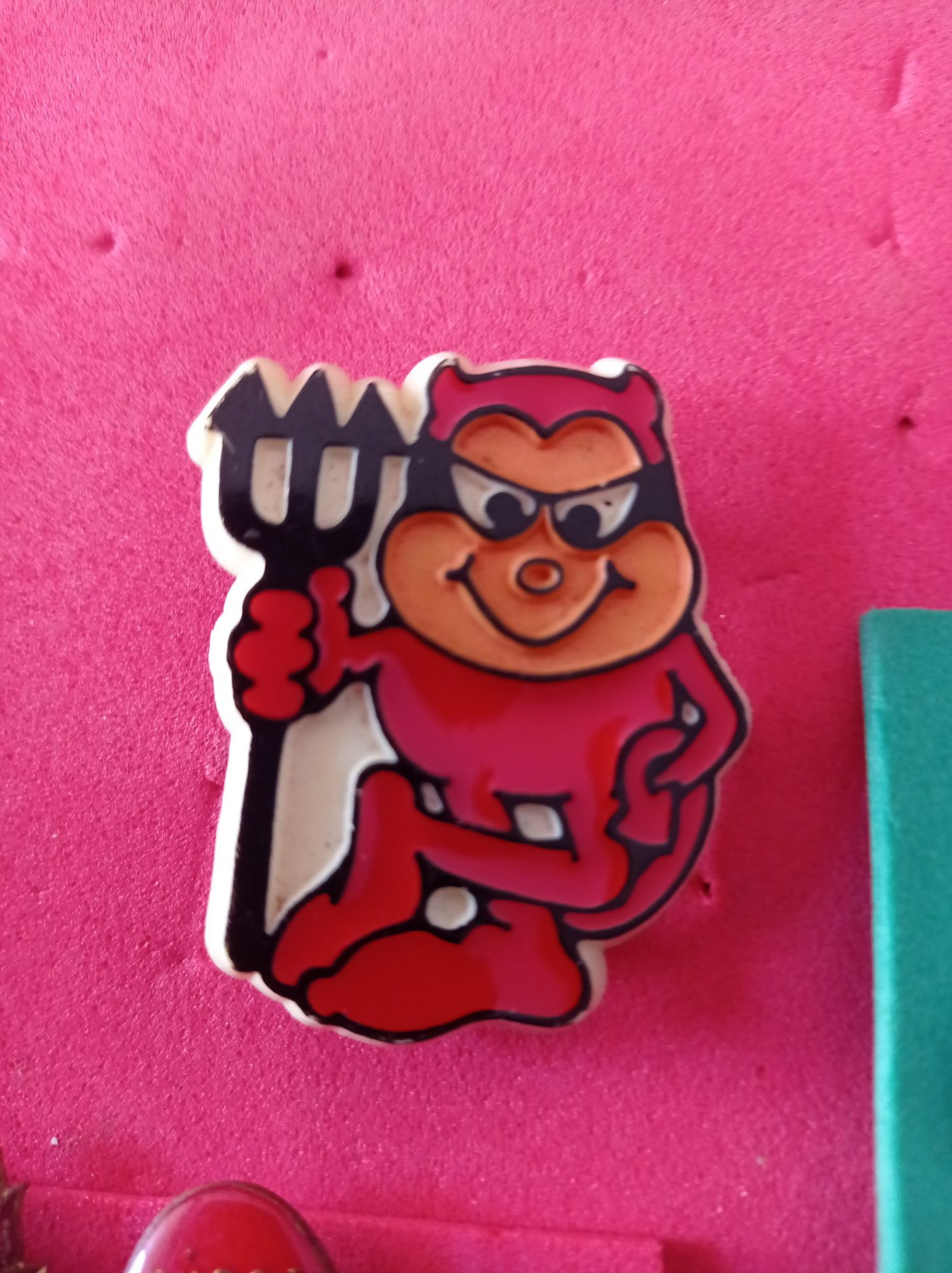 Pins desporto e bandeiras