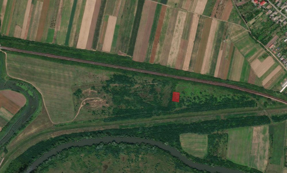 Продається зем.діл., кордон поруч 10,5 соток у с. Бене (Берегівщина) !