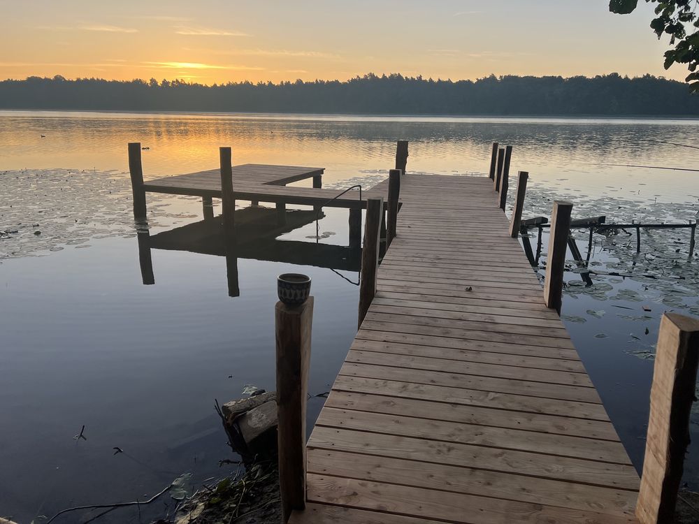 Domek 8 osób nad jeziorem z pomostem i tarasem