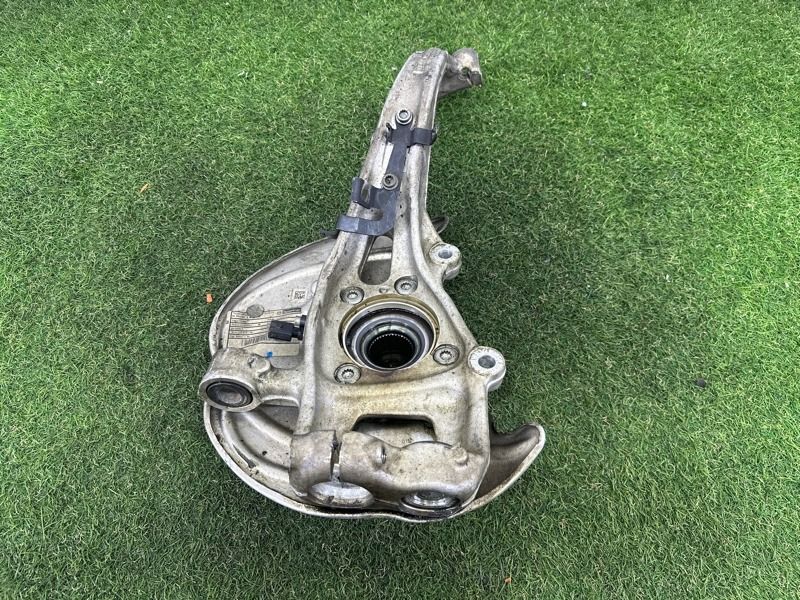 Поворотный кулак передний правый AUDI Q5 FY 2.0 DAYB 2018