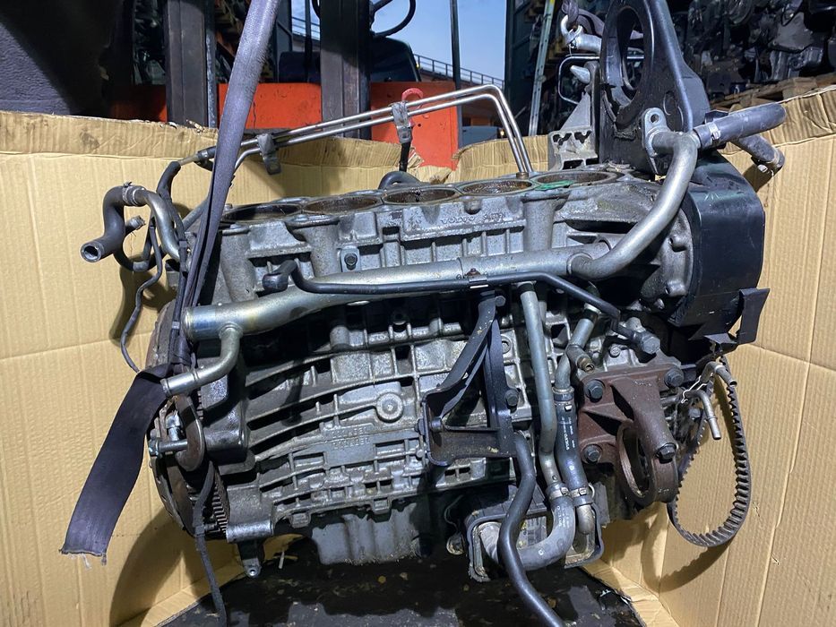 M182 Motor Para Peças Volvo V70 2.4 T5 De 2004 Ref- D5244T