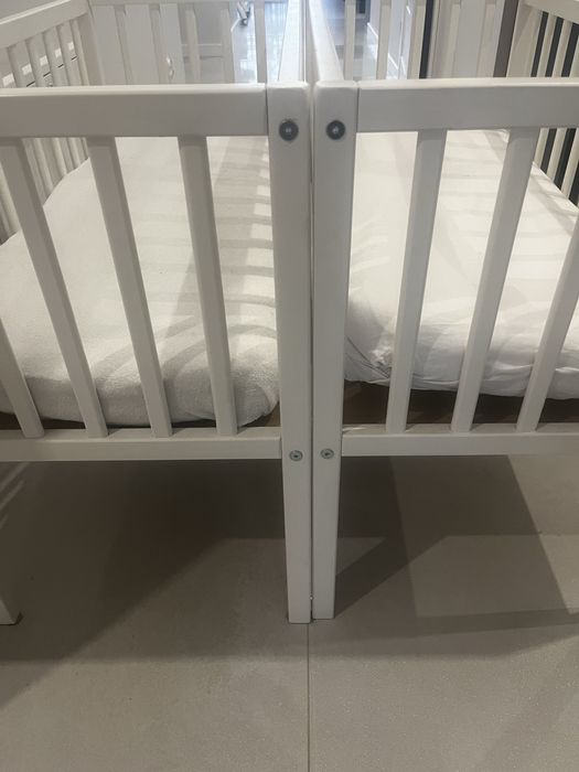 Sprzedam dwa łóżeczka firmy Woodies