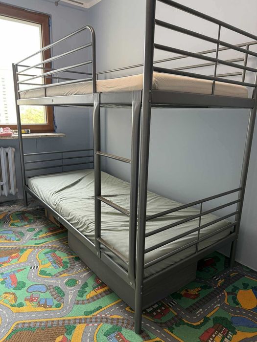 Łóżko pietrowe metalowe