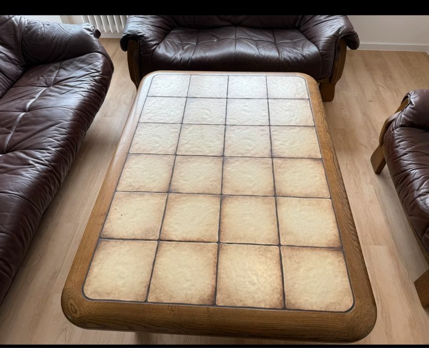 Дубовий журнальний стіл