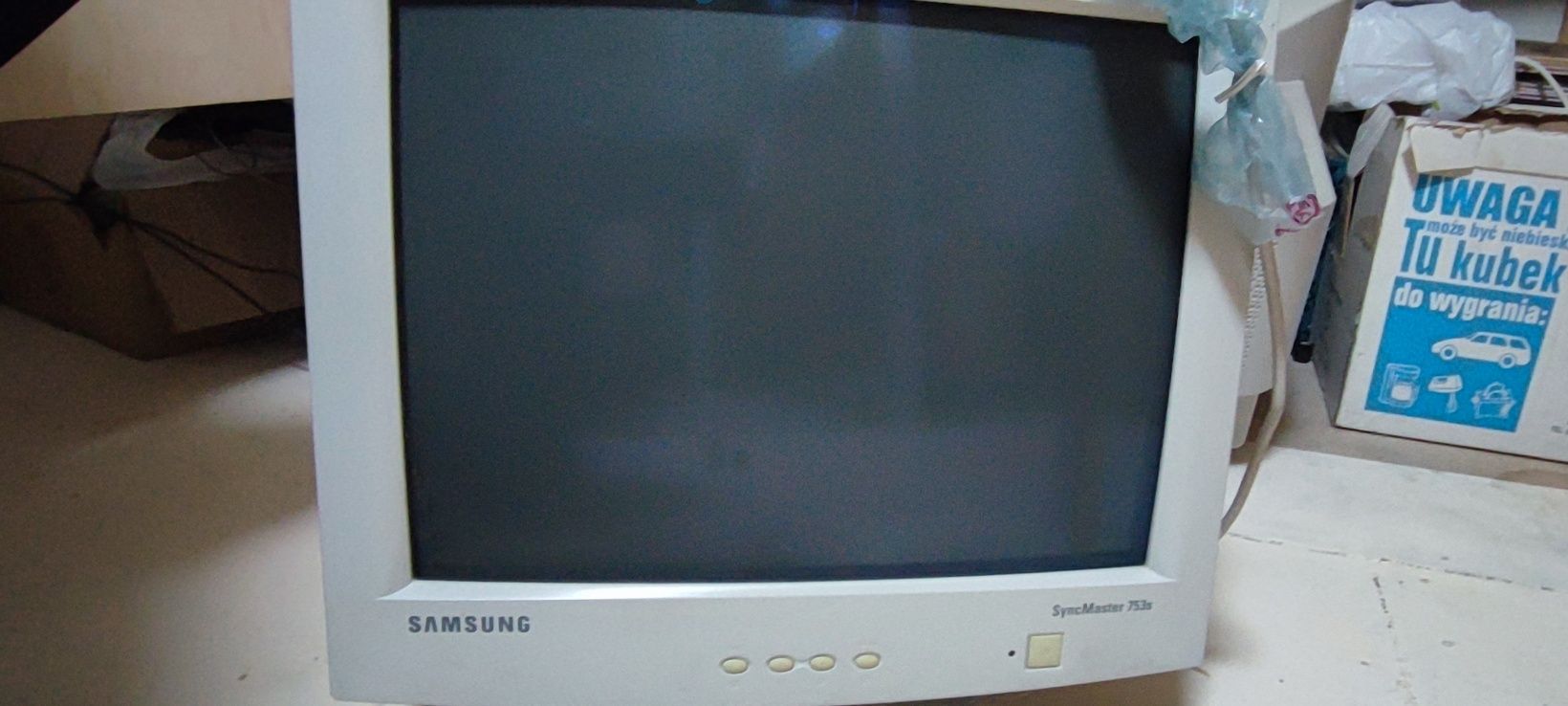 Monitor komputerowy CRT Samsung syncmaster 735s