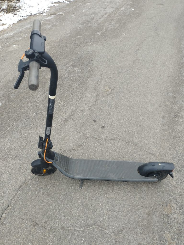 Електросамокат ninebot 2E