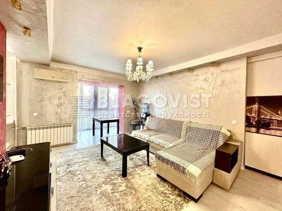 Продаж 3 кім.Лесі Українки б-р 28, Печерськ, ст.М"Печерська