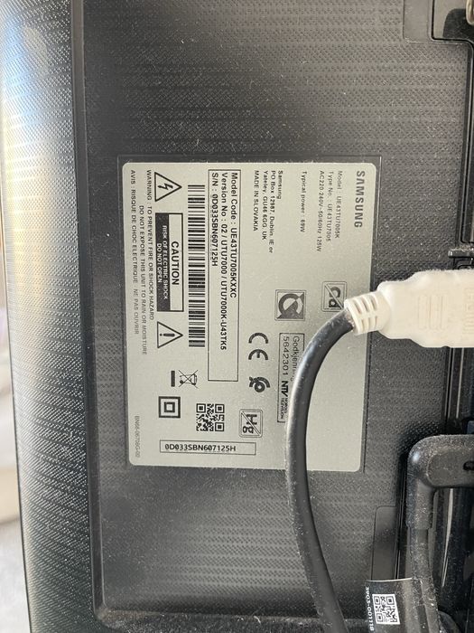 50€ Vendo TV SMART SANSUNG 40” com suporte de parede incluido