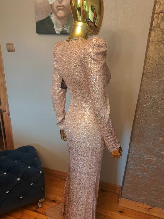 Zjawiskowa suknia wieczorowa Rose-Gold Goddess. R38 Polski producent