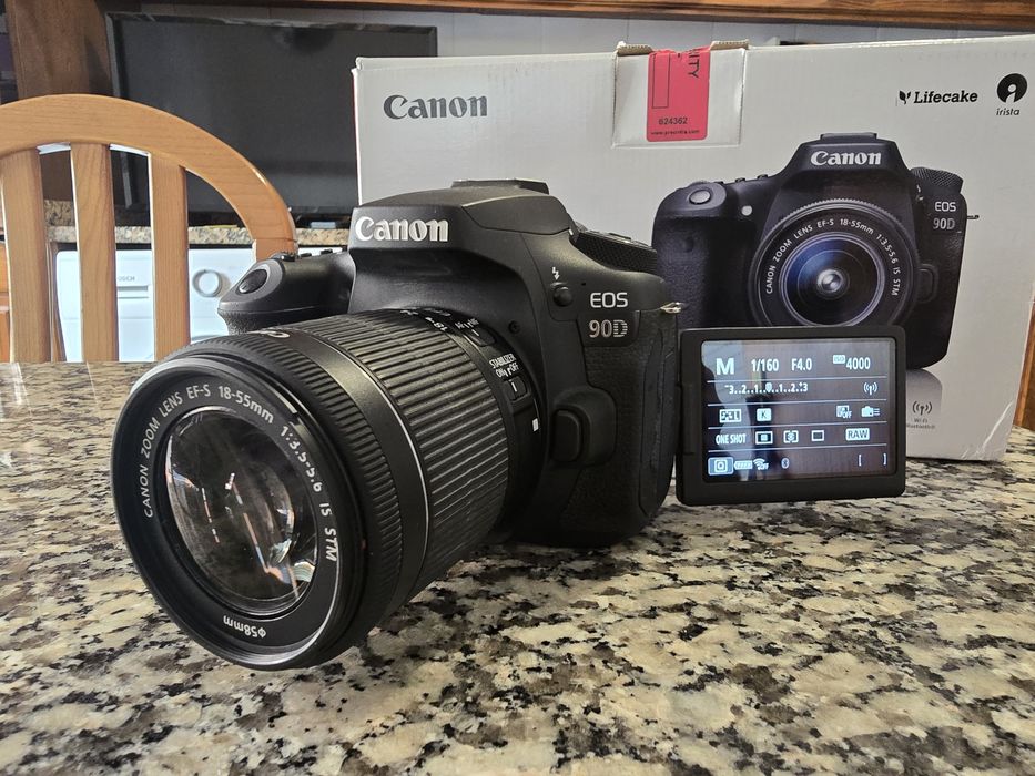 Canon 90D + 18-55mm 3.5-5.6 IS STM