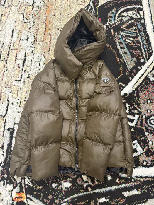 Тепла куртка на холлофайбері розмір L, попереду довша