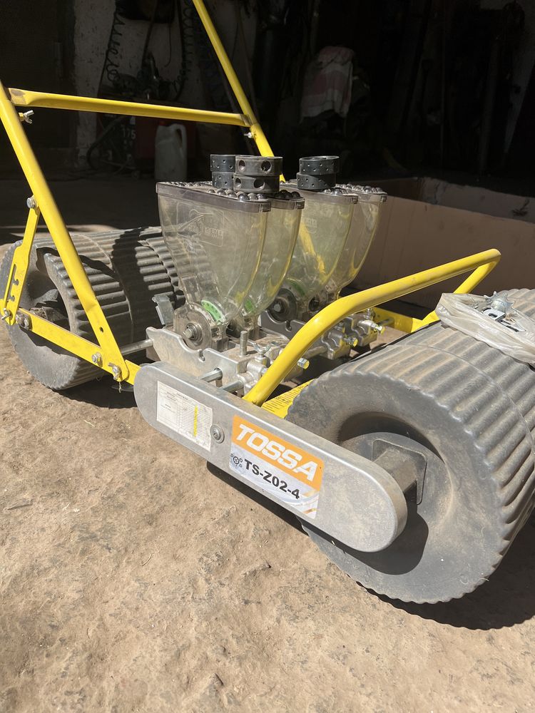 ручна сівалка TOSSA модель TS Z02 4