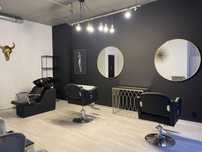 Stanowisko fryzjerskie /barberskie/manicure Centrum obok Hotelu Hilton