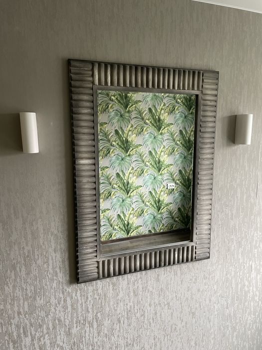 Продам дзеркало зі світильниками