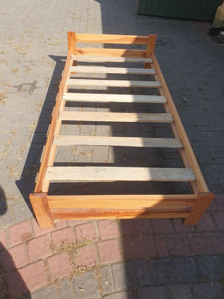 Łóżko 90x200 z materacem