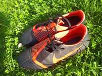 Buty Nike korki piłkarskie