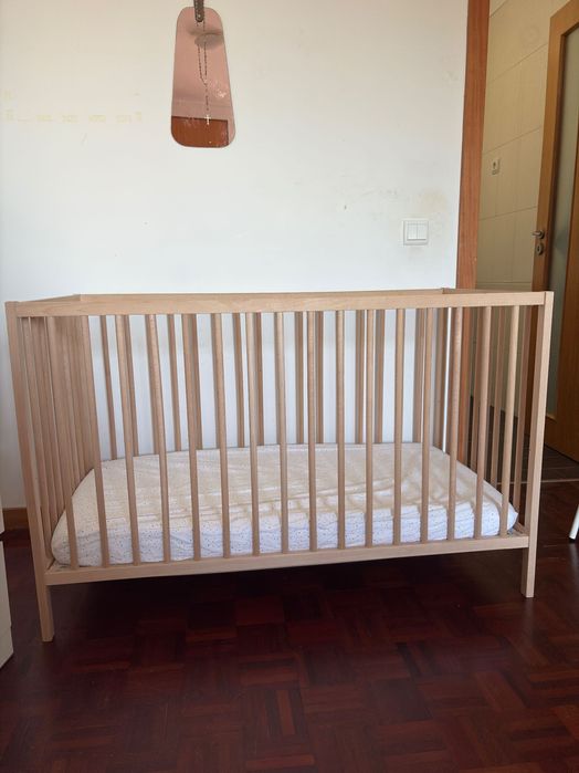 Berço com colchão