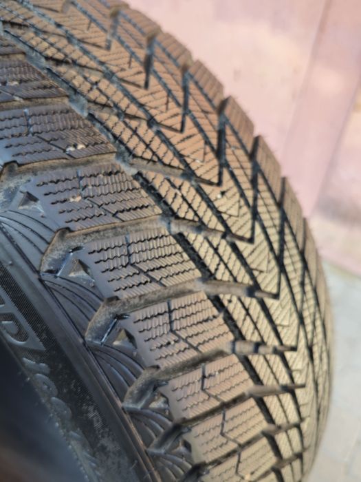 Продам гуму Nexen Win Guard ice pluseНОВА 500км пробігу.Виробник Корея