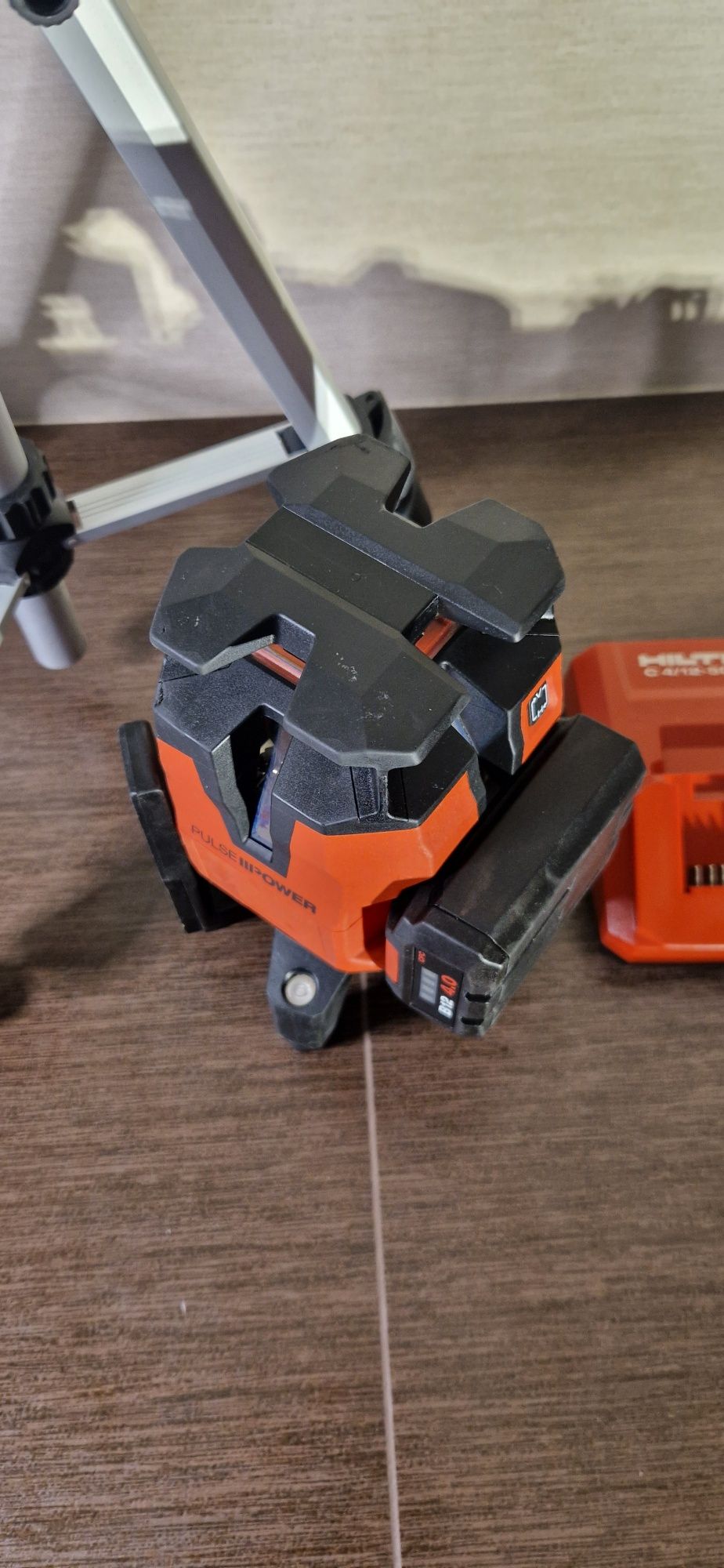 Hilti PM 40-MG laser wieloliniowy