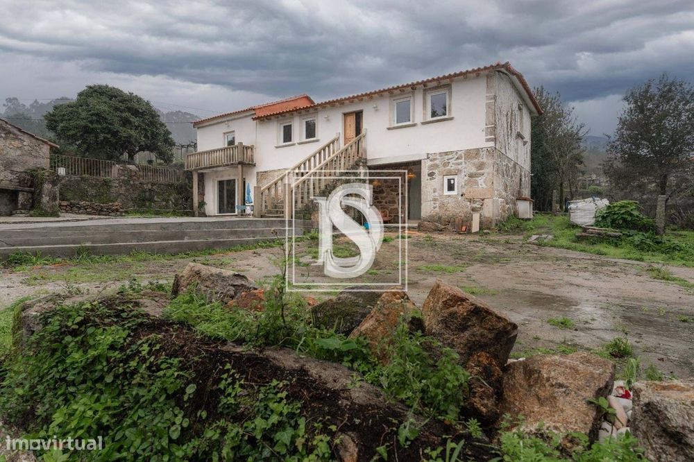 Quinta T4  junto aos CAMINHOS SANTIAGO