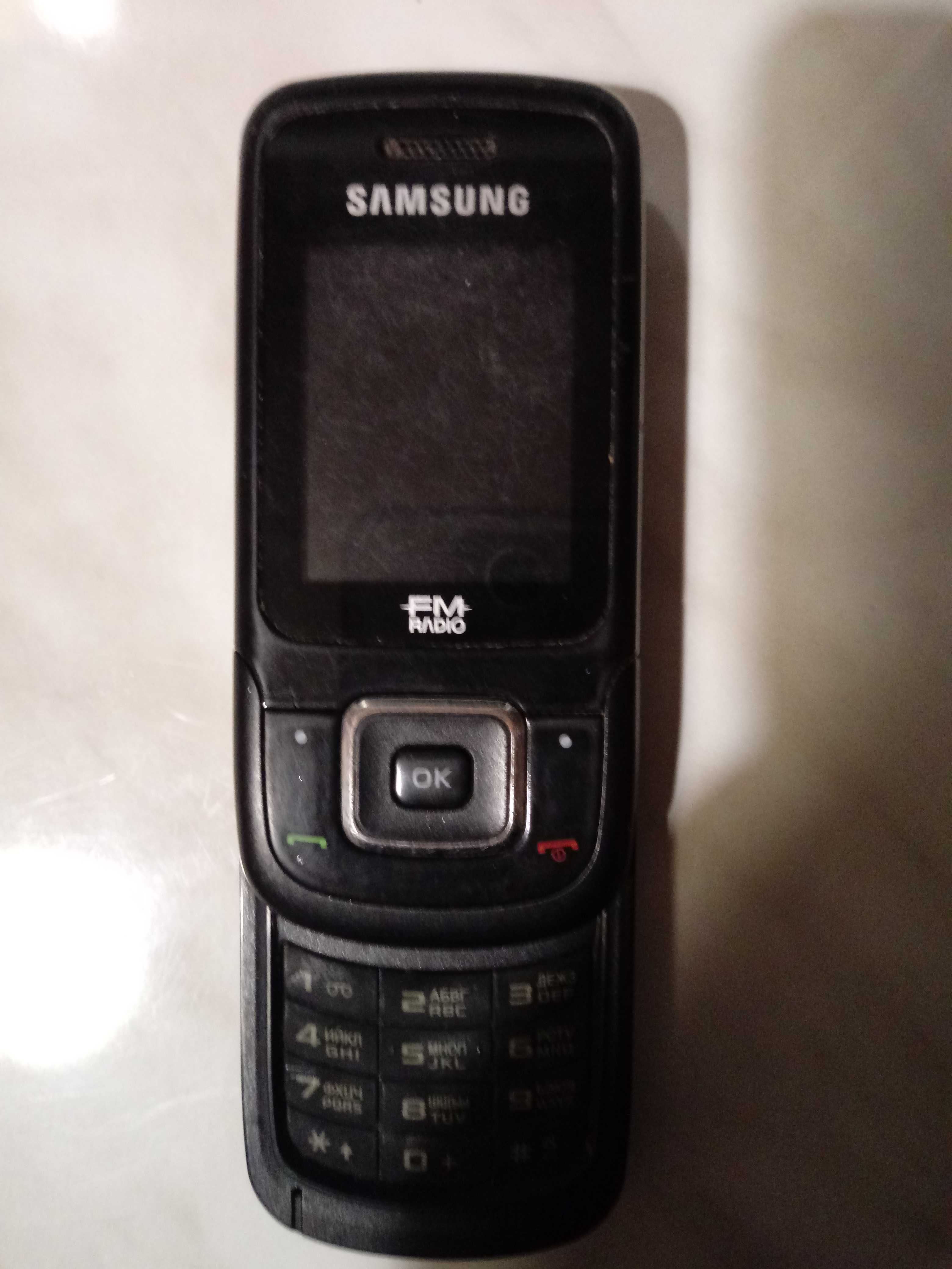 Мобільний телефон E1360M