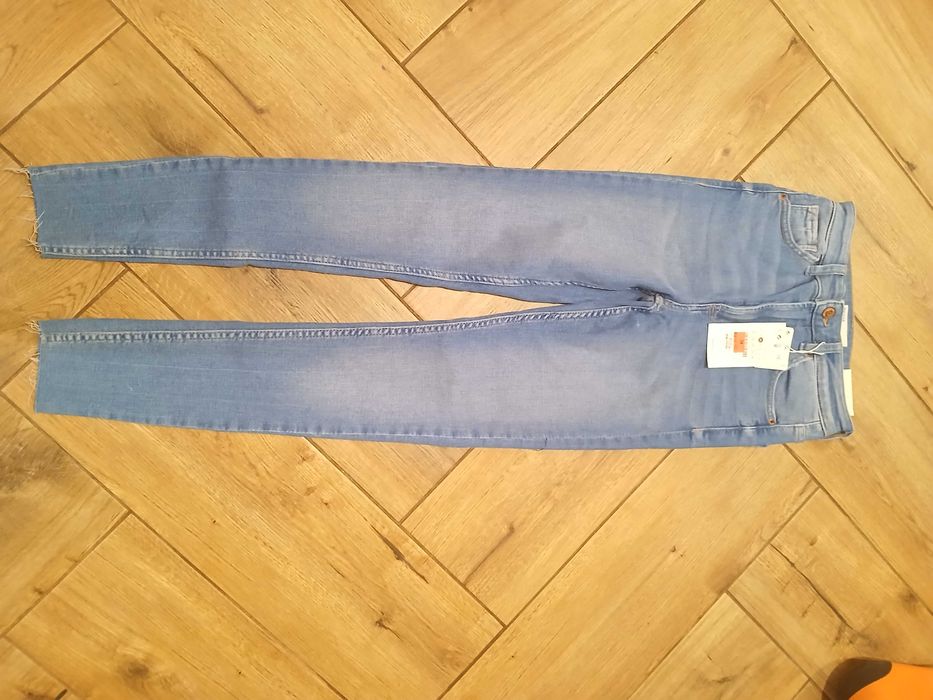 Жіночі джинси прямі