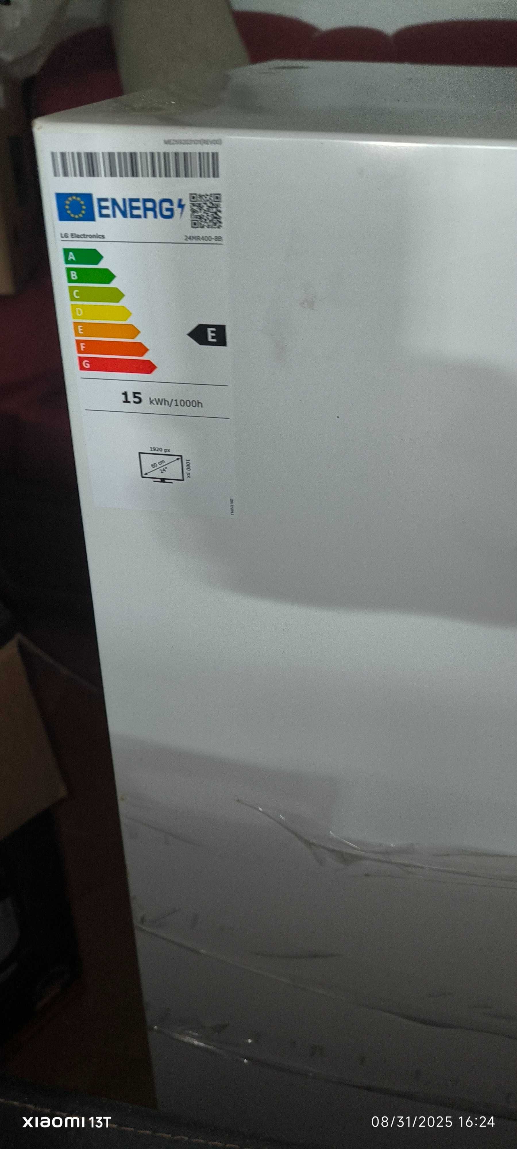 Frigobar usado so por mim, foi comprado novo.