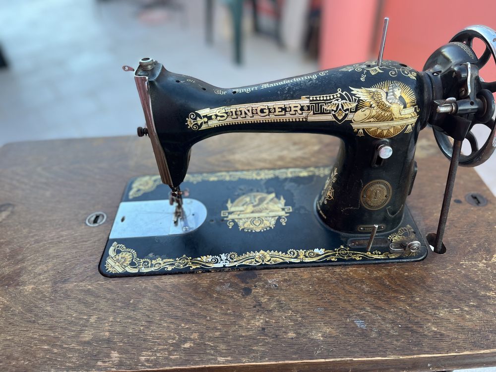 Máquina de costura  antiga singer em óptimo estado