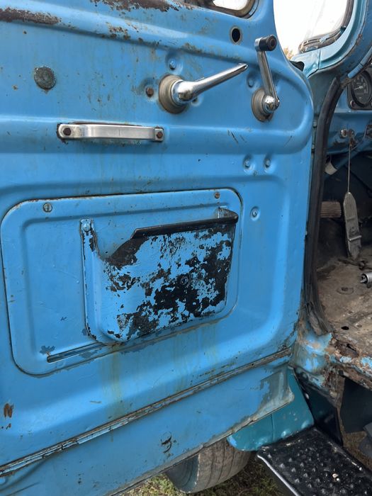 Зил самоскид коротиш