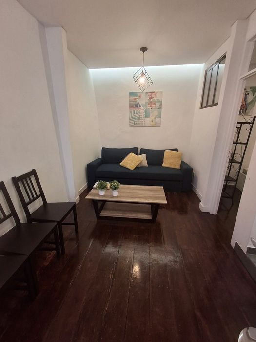 Apartamento T1 nas Janelas Verdes