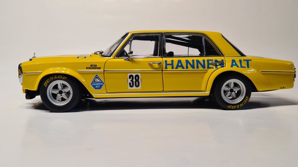 Mercedes 300sel AMG Minichamps 1 18