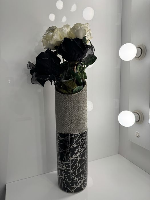 Jarra de decoração com flores