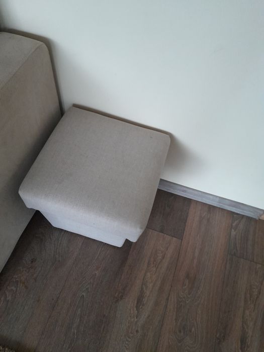 Narożnik rozkładany, 2 fotele, 2 pufy