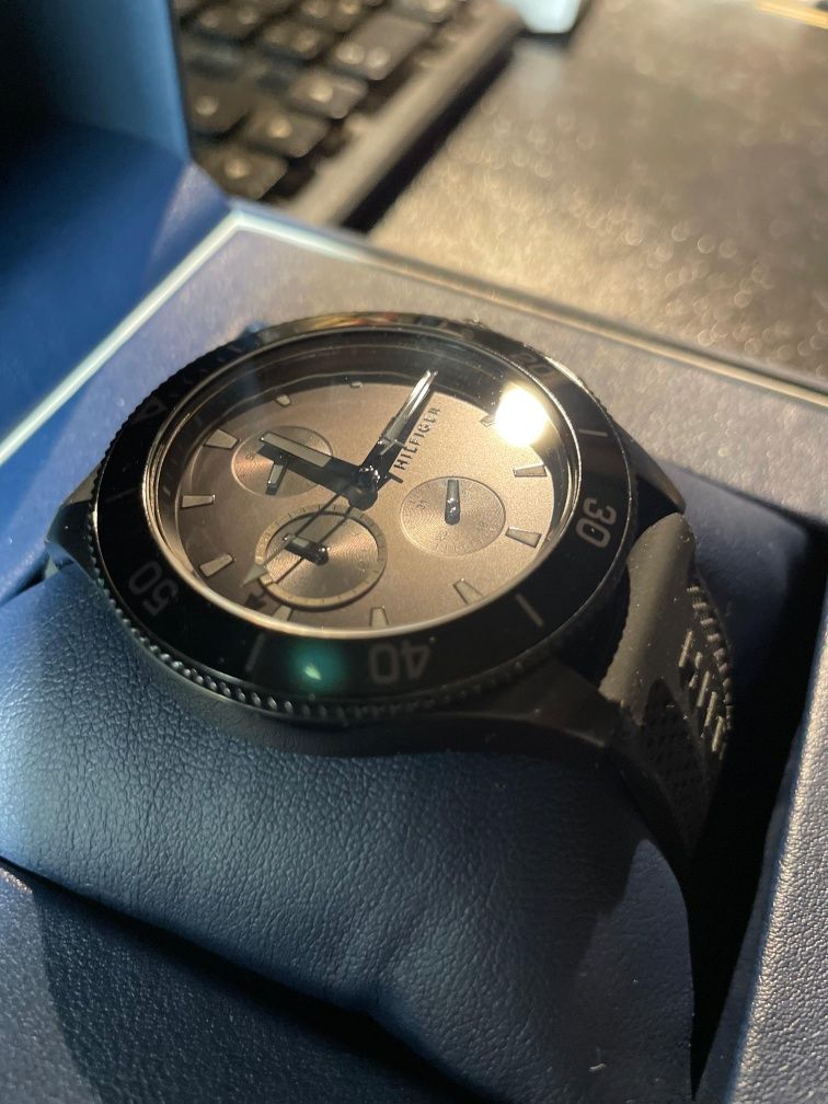Zegarek Tommy Hilfiger Model Larson